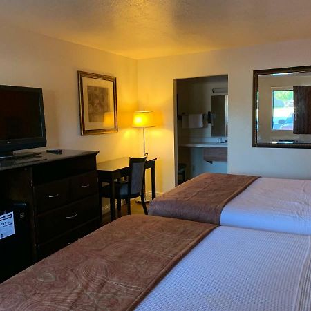 Lancaster Inn Bagian luar foto